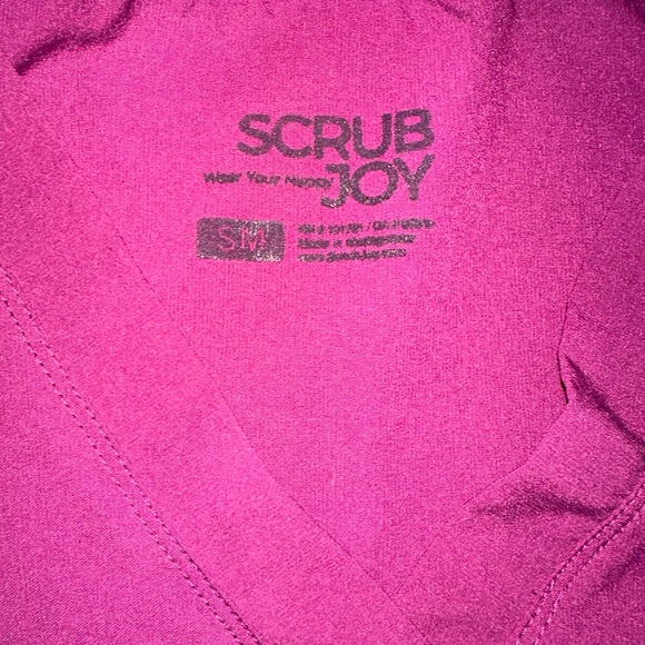 Maroon scrub set - Picture 3 of 3